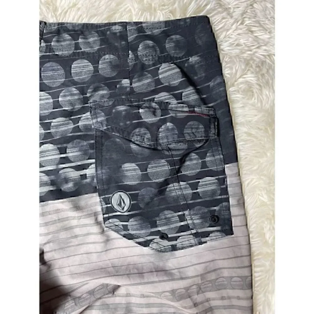 Men’s Gray & Orange Volcom Swim Shorts Size 31